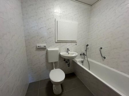 Tolle Wohnung in der 10. Etage im Hochhaus - Photo 5