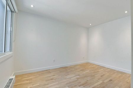 3195 Van Horne - Photo 5