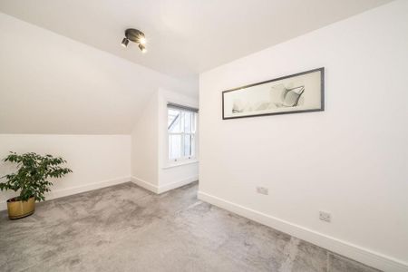3 bedroom flat to rent - Photo 2
