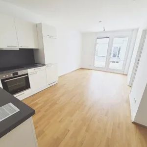 Schöne 2-Zimmer-Wohnung mit Freifläche in der Koloniestraße! - Foto 1