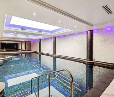 A stunning duplex apartment situated in the world class Charters Es... - Photo 1