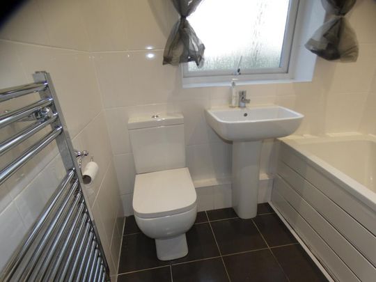 2 bedroom terraced house to rent - Photo 1