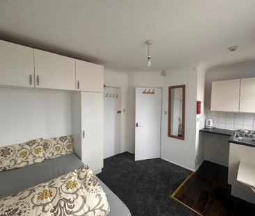 Studio to rent - Photo 5