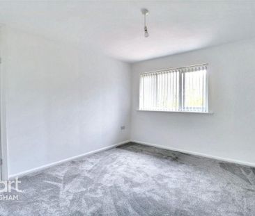 3 bedroom end of terrace house to rent - Photo 4