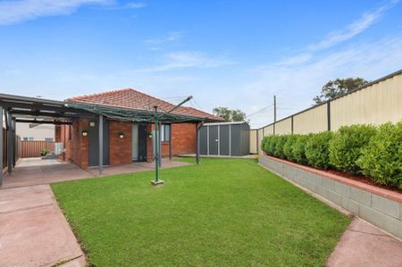 TASTEFULLY RENOVATED HOME IN PEACEFUL LOCATION - Photo 5