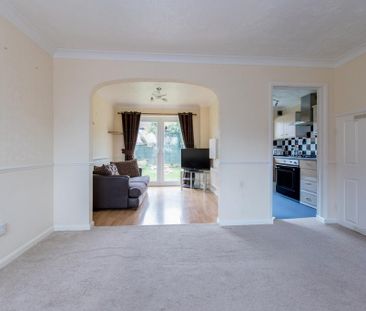 2 bedroom semi-detached house to rent - Photo 4