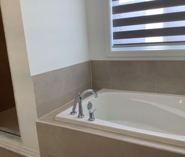 For Lease - 14 Connell Drive Unit# Upper, Georgina, Ontario - Photo 6