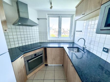 2 bedroom maisonette to rent - Photo 3
