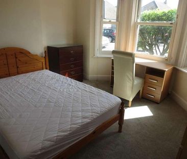 Bedroom Detached House In Wallisdown, BH10 - Photo 4