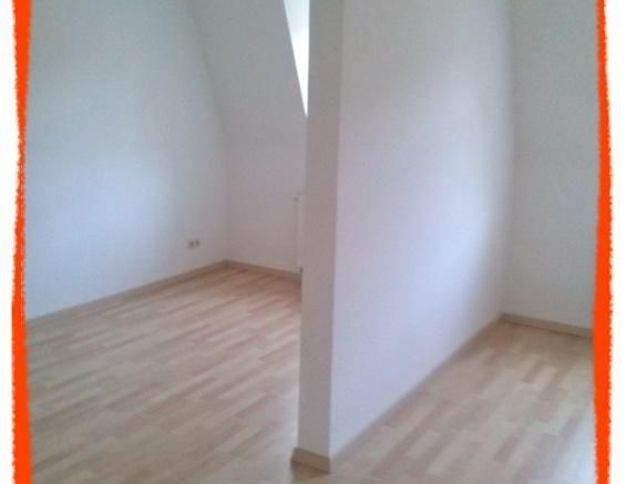 4-Zimmer-Hübsche-Maisonetten-Dachwohnung in beliebter Lage Zwickaus zu vermieten! - Photo 1