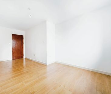 Flat 3, Chapel Street, Woking - Photo 1