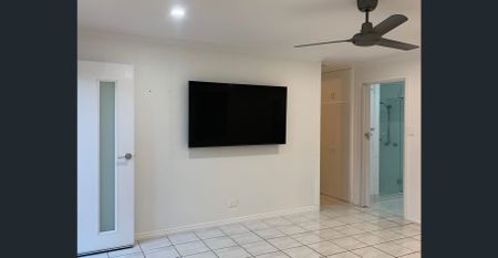 NEWLY RENOVATED FULLY AIR CONDITIONED 2 BEDROOM UNIT!! - Photo 5