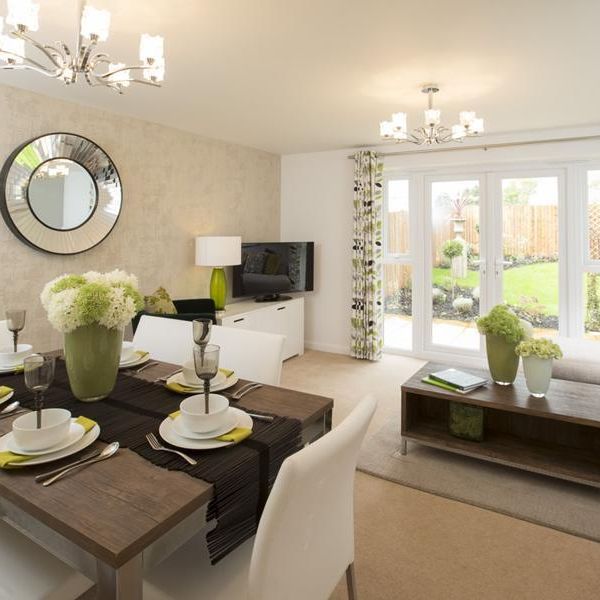 3 bedroom semi-detached house to rent - Photo 1