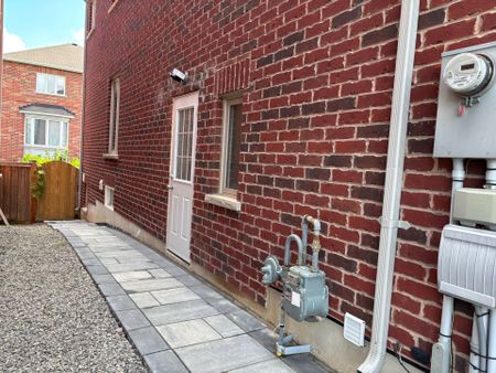 For Lease - 4272 Murvel Avenue Unit# Lower, Burlington, Ontario - Photo 3