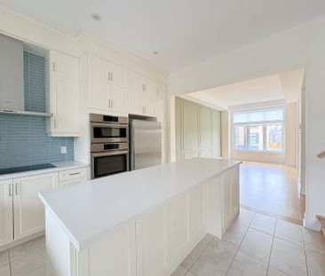 For Lease - 87 Carrville Woods Circle, Vaughan, Ontario - Photo 3