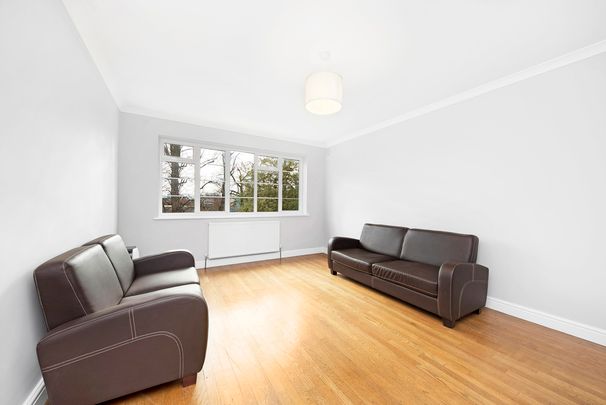 St Aubyns Court, SW19, London - Photo 1