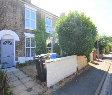 2 bedroom terraced house to rent - Photo 2