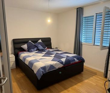 Gemütliche 2.5-Zimmer-Wohnung mit Balkon in Brünisried - Photo 2