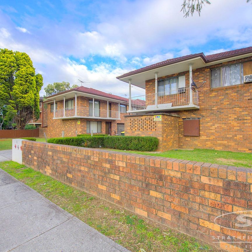 2/6-7 Ulverstone Street, Fairfield, NSW 2165 - Photo 1