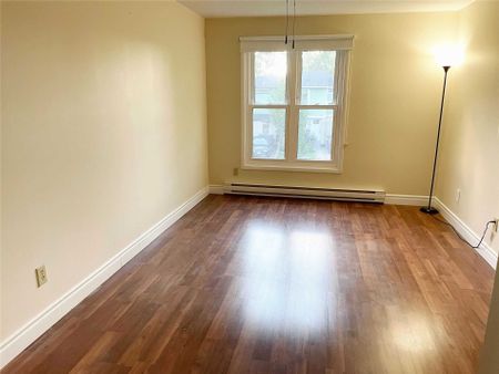 For Lease - 4 Gatsby Square, Brampton, Ontario - Photo 4