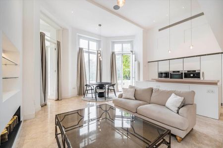 4 bedroom flat to rent - Photo 2