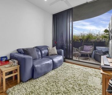 Newstead Luxury 1 Bedroom Unit + Study - Photo 5