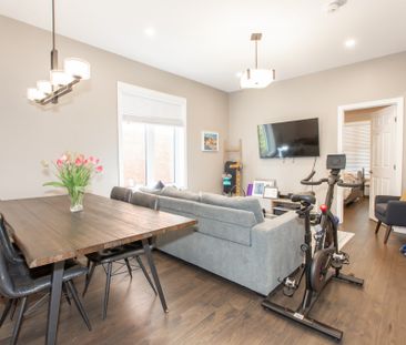 **ALL INCLUSIVE** 2 Bedroom Main Unit in Hamilton!! - Photo 5