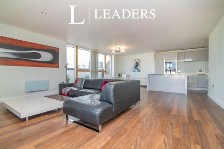 3 bedroom apartment to rent - Photo 2