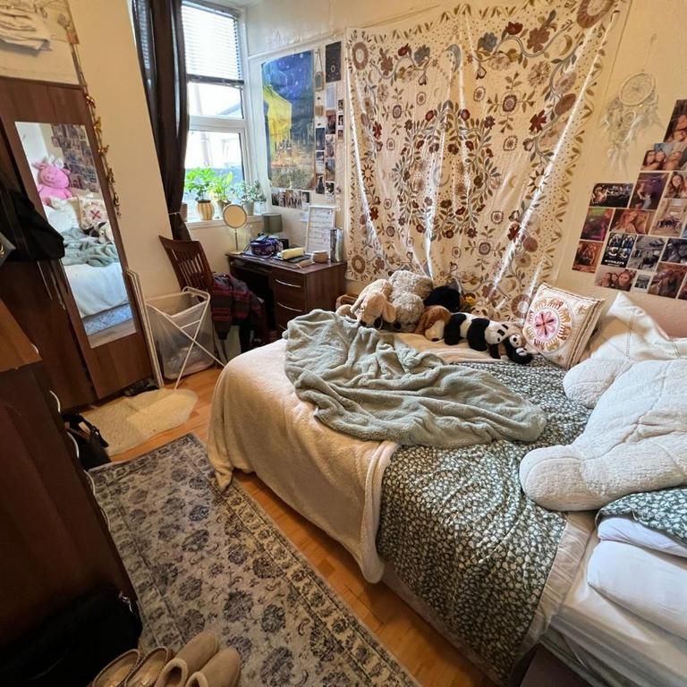 4 bedroom terraced house to rent - Photo 1