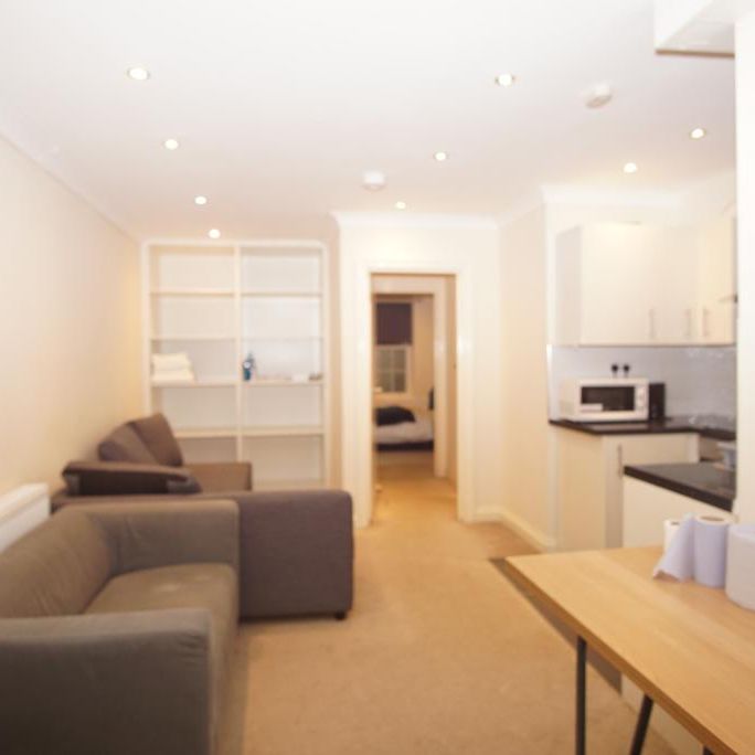 1 bedroom flat to rent - Photo 1