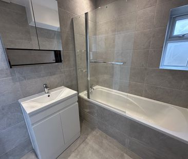 4 Bed Semi-Detached House, Robin Lane, NW4 - Photo 2