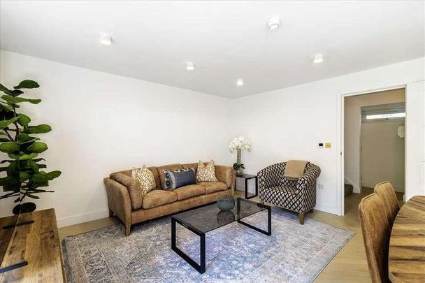 Dudley Court, Endell Street, Covent Garden, WC2H - Photo 1