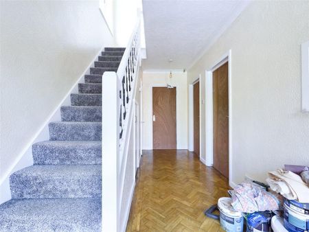 4 bedroom semi-detached house to rent - Photo 2