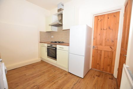 2 bedroom House To Let - Photo 3
