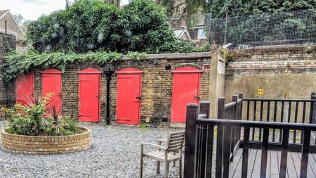1 Bed Flat, Sunbury Street, SE18 - Photo 3