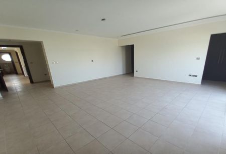 Private Pool | Extended | Single Row - Photo 5