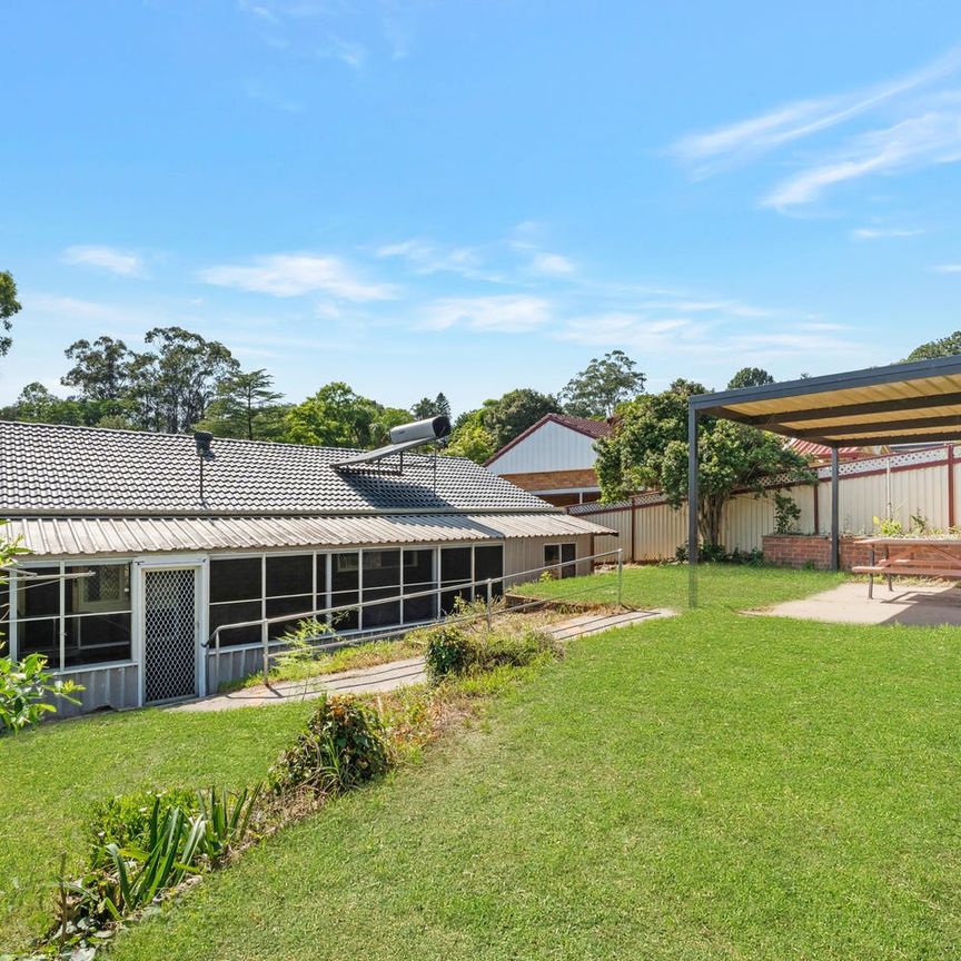 Freshly Painted Family Home in Bradbury - Photo 1