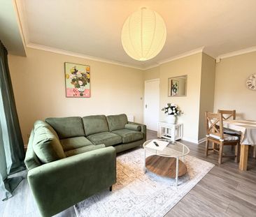 2 bedroom flat to rent - Photo 2