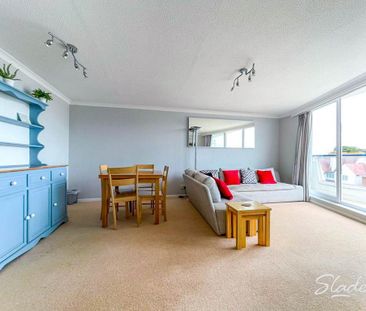 2 bedroom apartment to rent - Photo 3