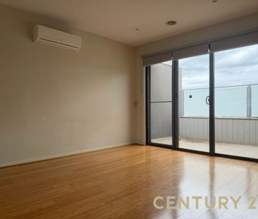 Simple, Modern & Ready - Photo 1