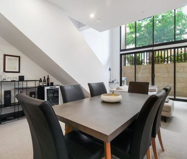 Modern two Story Apartment in the heart of Meadowbank - Photo 5