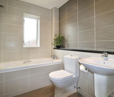 2 bedroom semi-detached house to rent - Photo 5