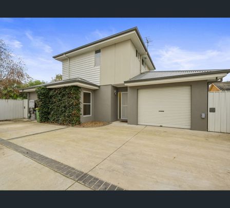 2/746 Macauley Street, Albury, NSW 2640 - Photo 1