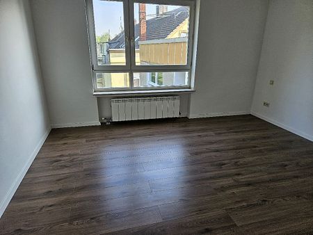 Gut geschnittene Wohnung mit ca. 86 m² Wohnfläche, 4 Zimmern und Balkon - Photo 2