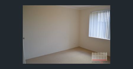 Spacious Family Home - Photo 2