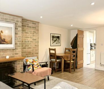 2 bedroom end of terrace house to rent - Photo 2