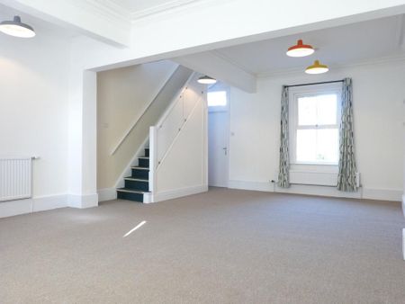 4 bedroom terraced house to rent - Photo 5