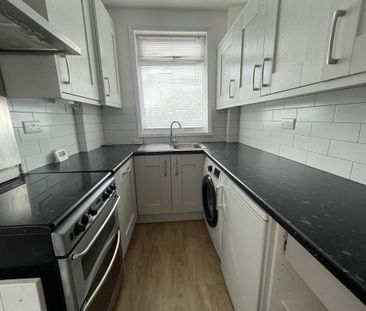 3 bedroom terraced house to rent - Photo 6