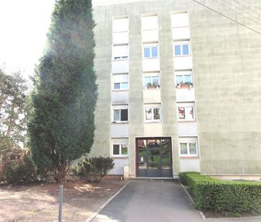 Location Appartement 2 pièces 45m² LE CREUSOT 71200 - Photo 4