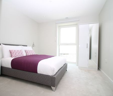 2 Bed Flat, Glasshouse Gardens, E20 - Photo 3